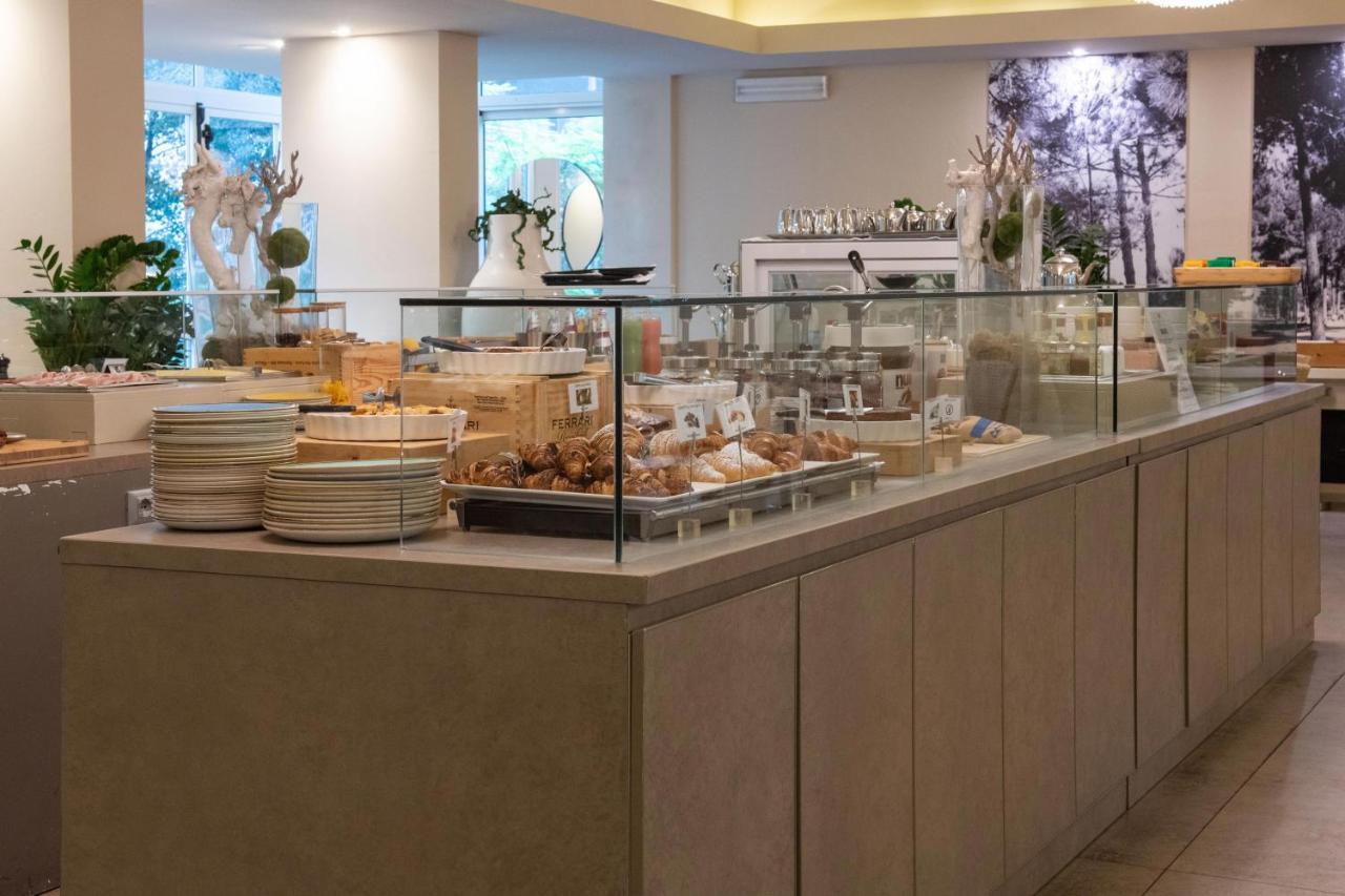 Perla Verde Hotel ミラノ・マリッティマ エクステリア 写真