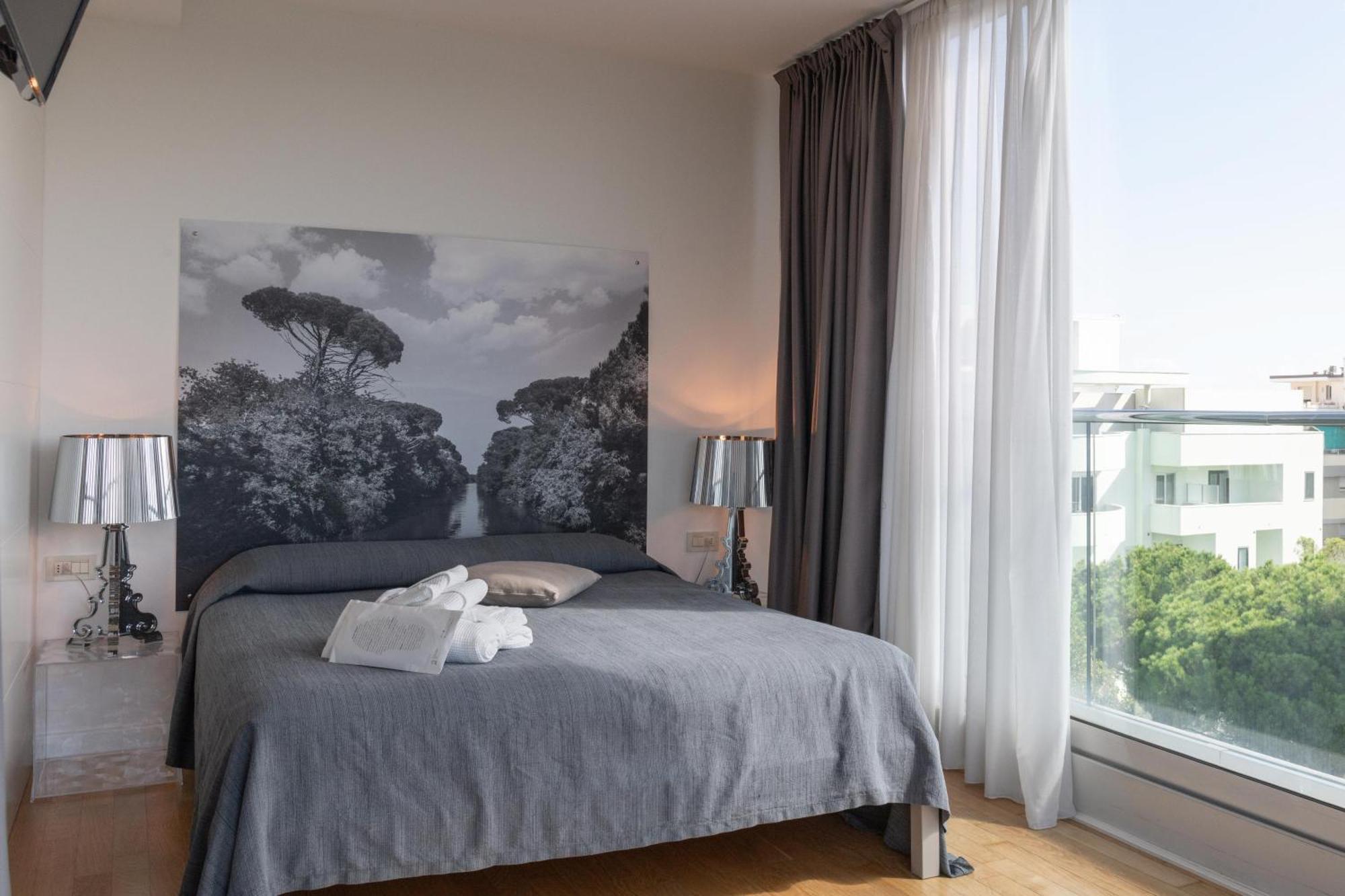 Perla Verde Hotel ミラノ・マリッティマ エクステリア 写真
