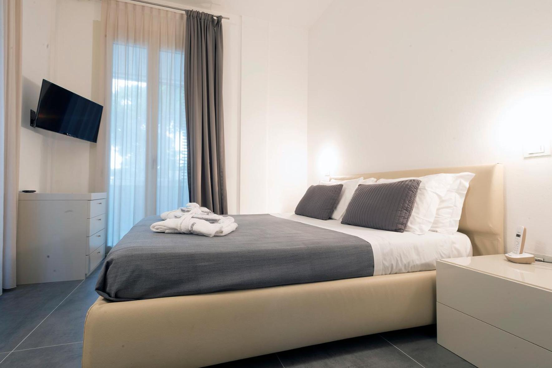 Perla Verde Hotel ミラノ・マリッティマ エクステリア 写真