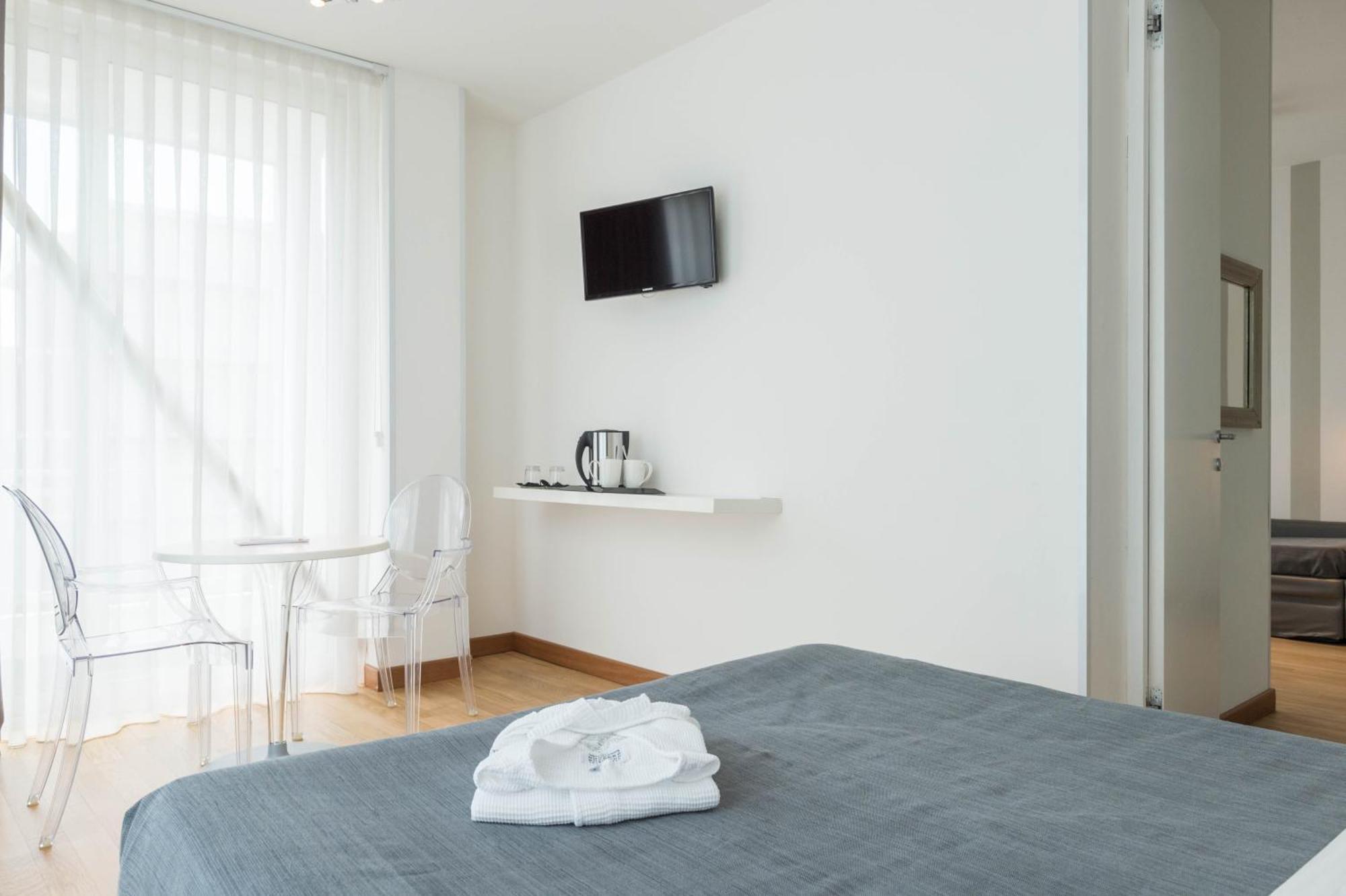 Perla Verde Hotel ミラノ・マリッティマ エクステリア 写真