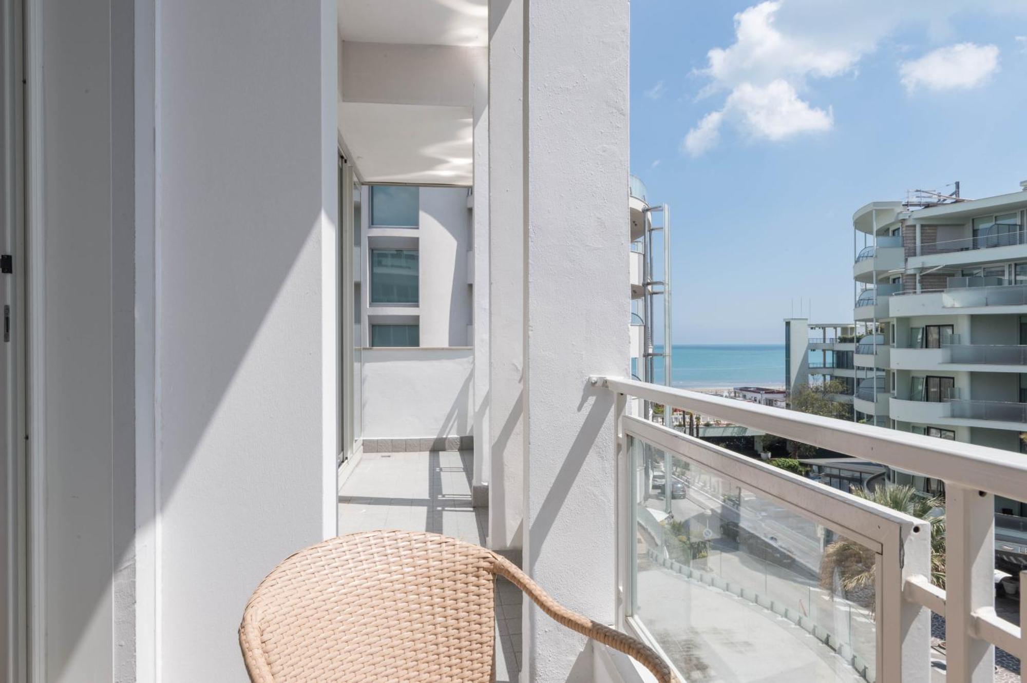 Perla Verde Hotel ミラノ・マリッティマ エクステリア 写真