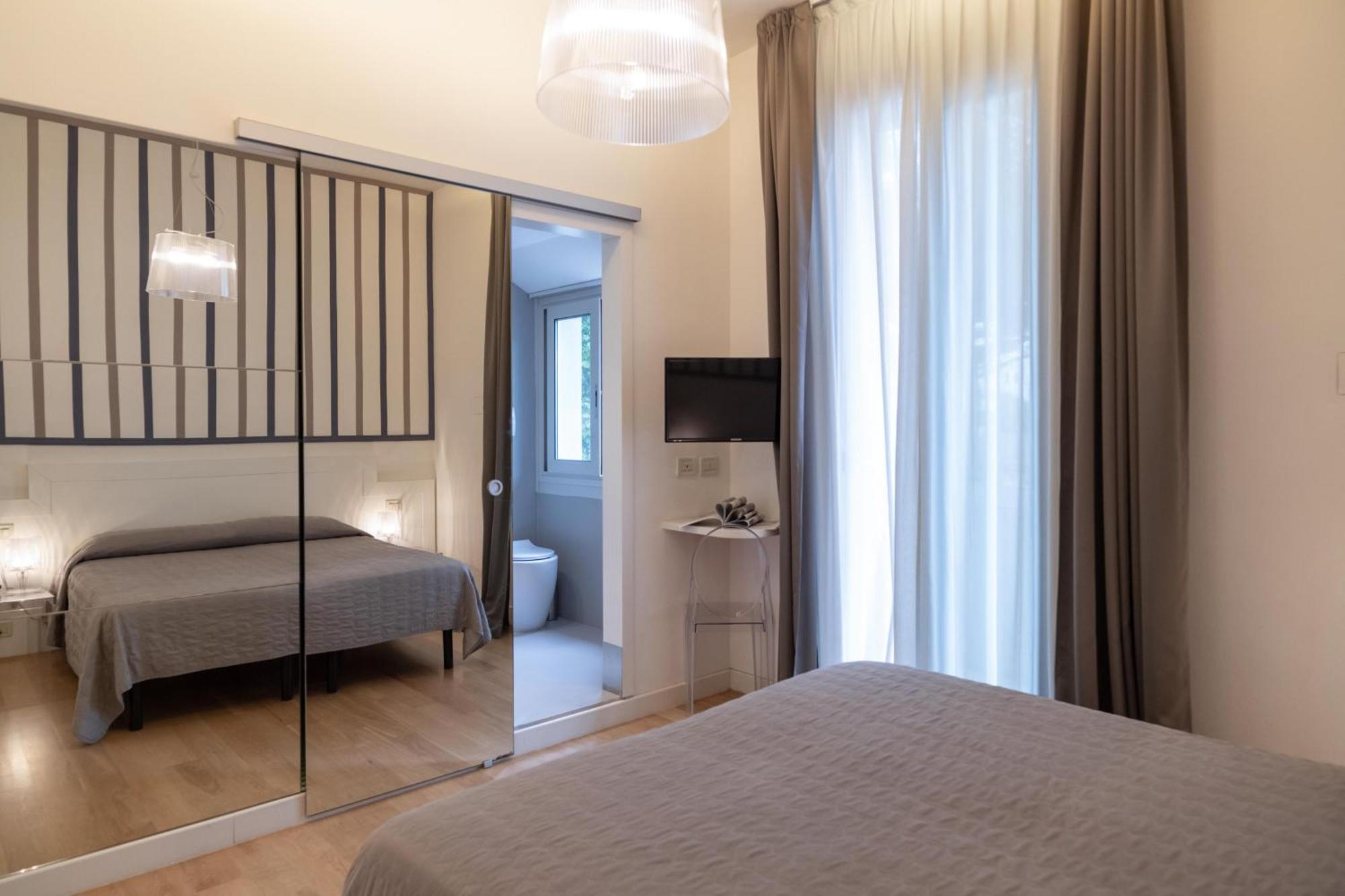 Perla Verde Hotel ミラノ・マリッティマ エクステリア 写真