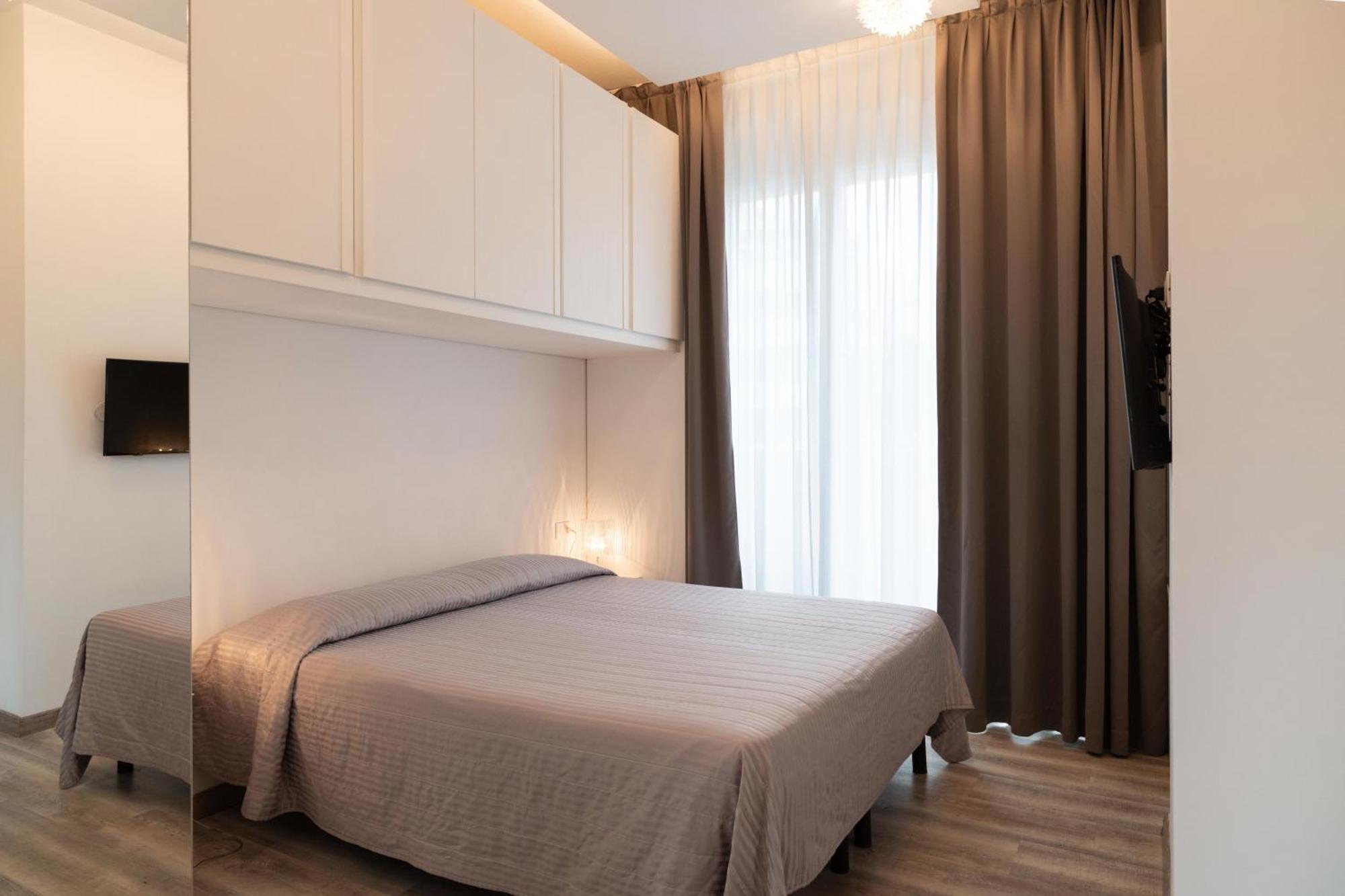 Perla Verde Hotel ミラノ・マリッティマ エクステリア 写真